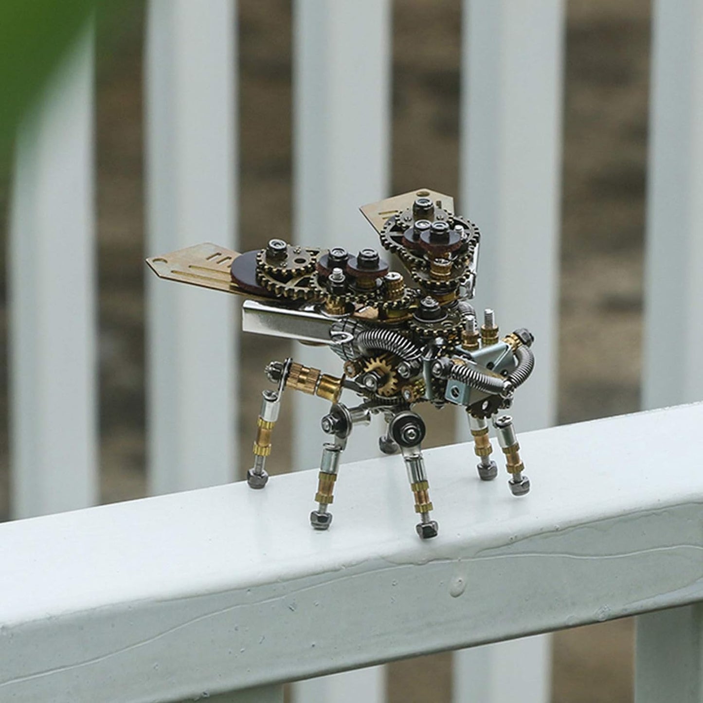 Mechanical firefly assembly